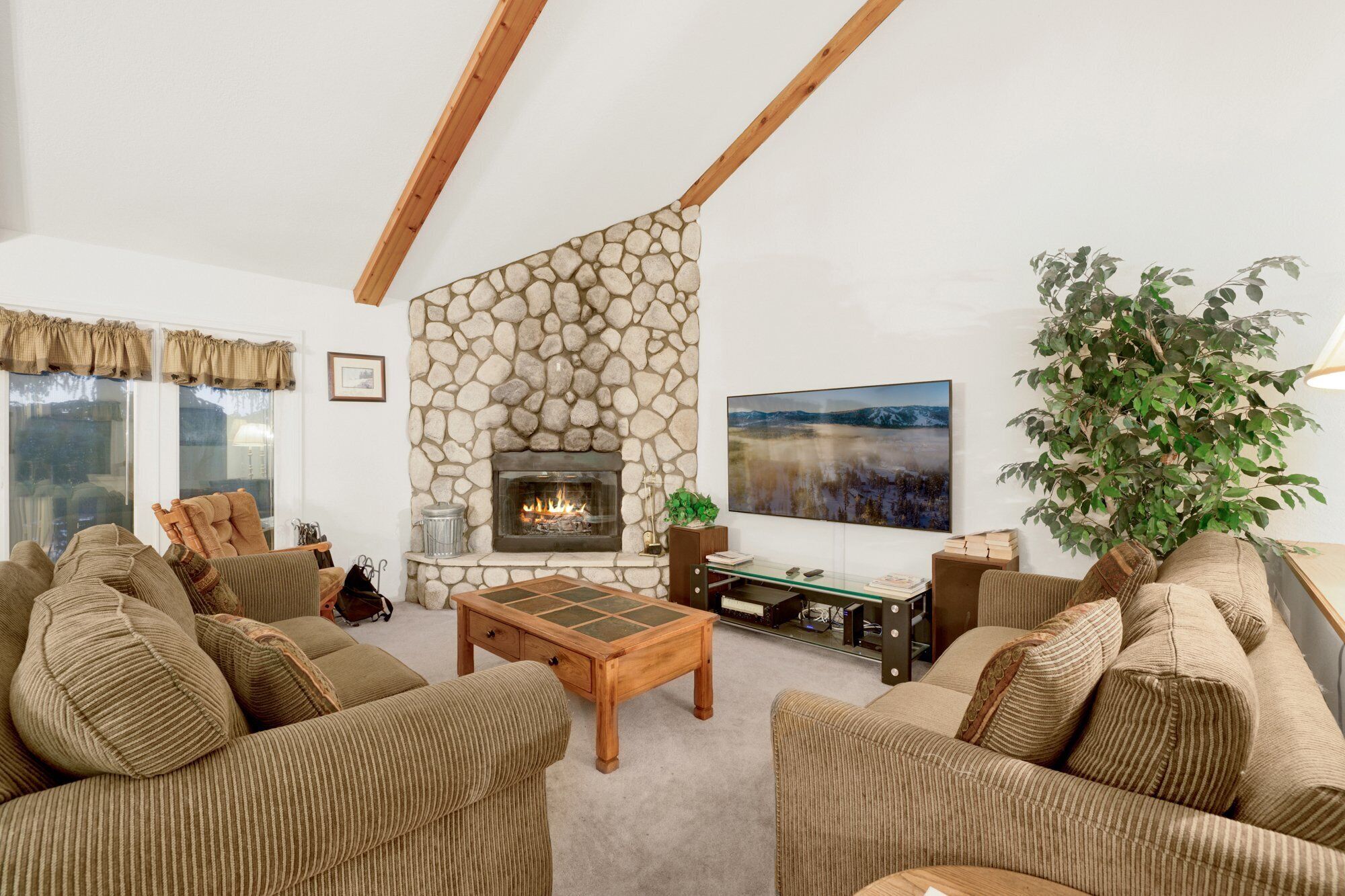 Condo, Multiple Beds, Patio, Mountain View (1218) | Living area | Fireplace