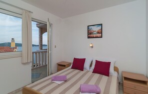 6 sovrum, resesäng och sängkläder