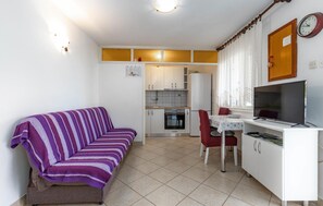 Televisión, chimenea