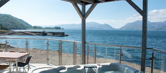Beach House 3 with Hot Tub - sleeps 9 guests in 4 bedrooms