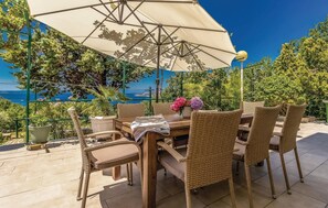 Outdoor dining - Lovely home in Klenovica with kitchen (Klenovica)