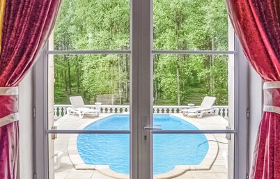 Awesome home in Ardentes