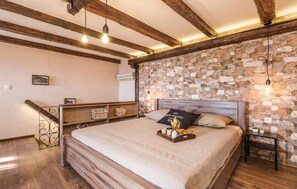 1 bedroom, bed sheets - Awesome home in Moscenicka Draga (Moscenicka Draga)