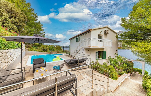 Pool - 4 bedroom cozy home in Drvenik Veliki (Drvenik Veliki)