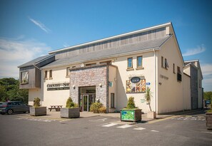 Exterior - Apartment 703 Letterfrack - sleeps 5 guests in 3 bedrooms (Renvyle)