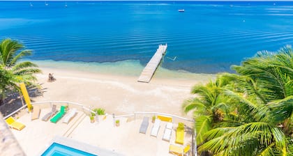 Perfect beachfront location for a West End vacation