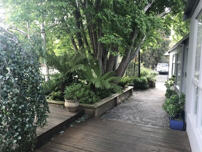 THE LODGE - TENNIS,LGE SPA,WOOD FIRE,