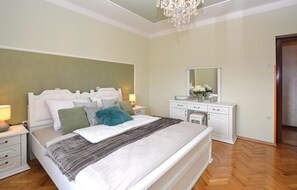 4 dormitorios, cuna de viaje, wifi gratis y ropa de cama