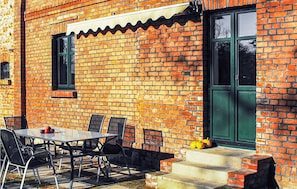 Outdoor dining - 3 bedroom stunning home in Wolin (Wolin)