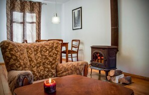 TV, fireplace, DVD player