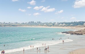 Beach nearby, fishing - Awesome home in Trégunc with WiFi (Trégunc)