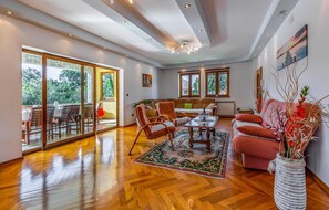 Télévision, baby-foot