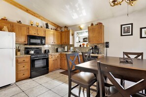 Private kitchen - Good Times #1295 (Big Bear City)