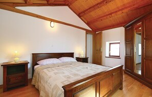 2 bedrooms, free WiFi, bed sheets - Nice home in Ritosin Brig with WiFi (Ritosin Brig)
