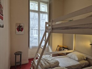 2 bedrooms