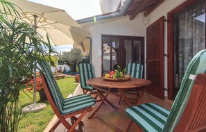 Outdoor dining - Stunning apartment in Medulin with WiFi (Medulin)