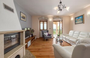 TV, peis og DVD-spiller