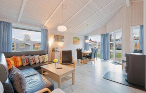 Fernseher, Kamin, DVD-Player