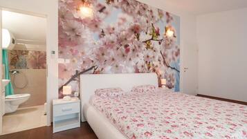 5 slaapkamers, reisbedje, gratis wifi, beddengoed