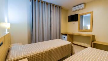 Standard Twin Room | Minibar, in-room safe, blackout drapes, free WiFi