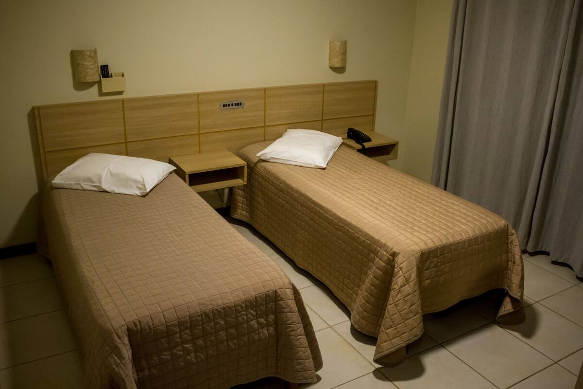 Minibar, in-room safe, blackout drapes, WiFi (free)
