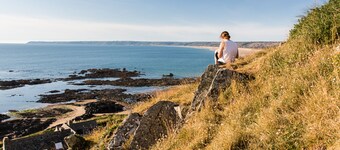 Cozy Seaside Cottage: 3 Beds, WiFi, BBQ, 600m to Beach, Pet Friendly
