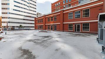 Apartamento luxo, 1 cama King, varanda (Suite) | Terraço/pátio
