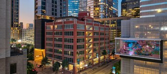 休士頓市中心 Reside, 溫德姆飯店