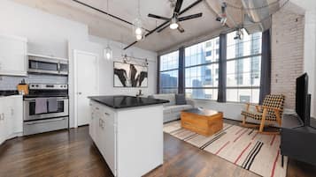 Apartment, 1 King-Bett (Studio) | Pillowtop-Betten, individuell dekoriert, individuell eingerichtet