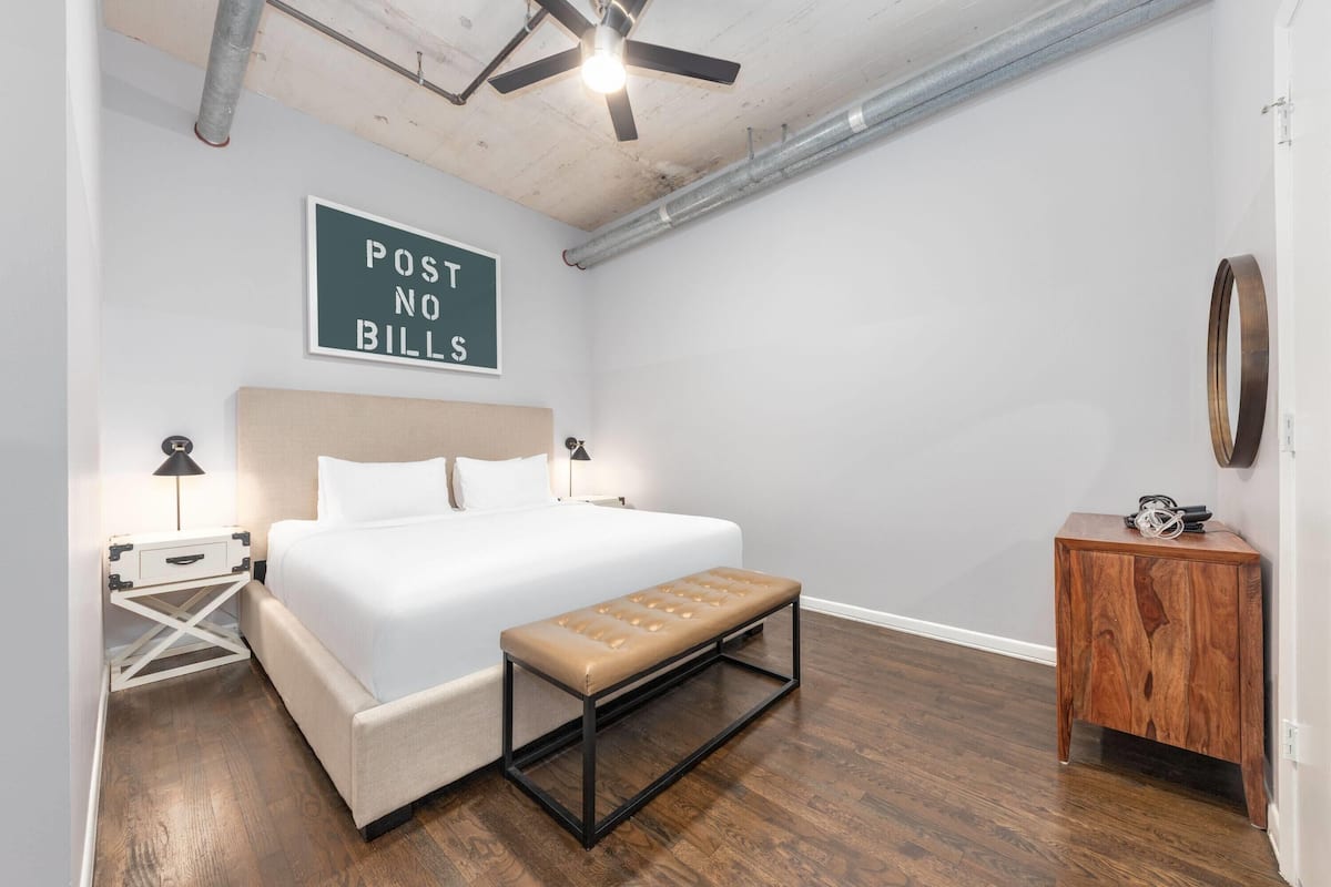 Apartament, 1 llit de matrimoni gran (Studio) | Matalassos amb encoixinament addicional i decoració individual