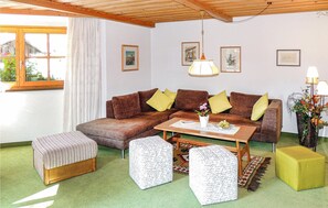 Fernseher, Kamin, DVD-Player