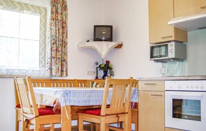 Dining - Ferienwohnung in ruhiger Lage (Trins)