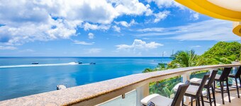 Large Beachfront Penthouse w/Private Rooftop & Plunge Pool