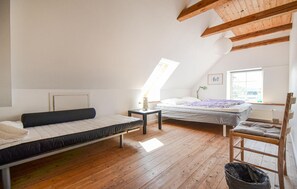8 makuuhuonetta, vauvan matkasänky, ilmainen Wi-Fi