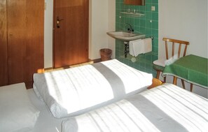 2 chambres, accès au Wi-Fi (inclus), literie fournie