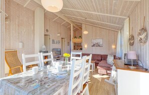Fernseher, Kamin, DVD-Player