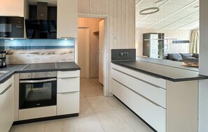 Kühlschrank, Herdplatte, Geschirrspüler