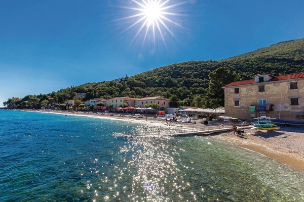 Una spiaggia nelle vicinanze