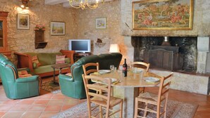 Unclassified image, 3 of 12, button - Awesome home in Monestier (Monestier)