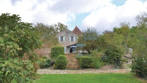 Unclassified image, 2 of 12, button - Awesome home in Monestier (Monestier)