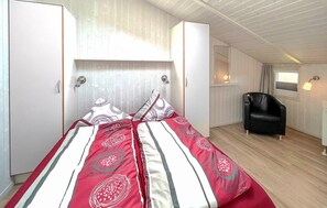 5 bedrooms, travel cot, free WiFi