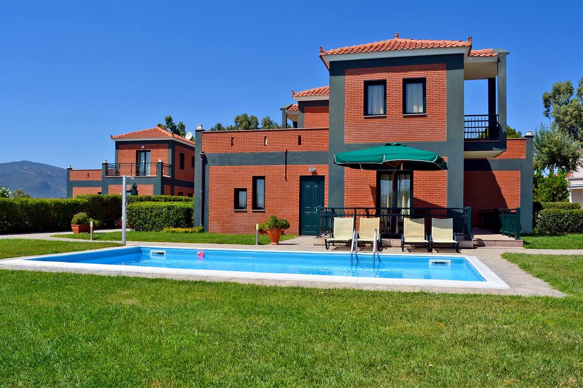 Private pool
