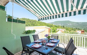 Outdoor dining - Amazing home in Ston with house sea view (Ston)