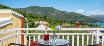 Amazing home in Ston with house sea view