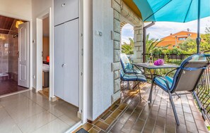 Outdoor dining - Lovely apartment in Medulin with WiFi (Medulin)