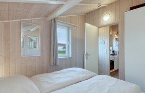 3 Schlafzimmer, Reisekinderbett, kostenloses WLAN, Bettwäsche