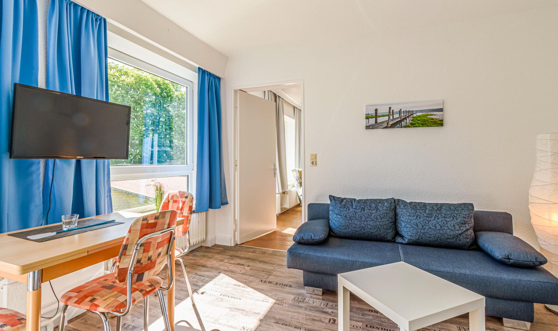 Télévision, cheminée