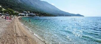 Cozy home in Podgora with WiFi