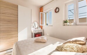 2 bedrooms, free WiFi, bed sheets