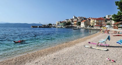 Acogedora casa en Podgora con WiFi